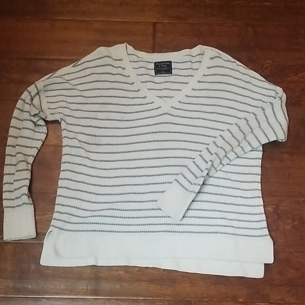 Abercrombie & Fitch oversized V-neck sweater